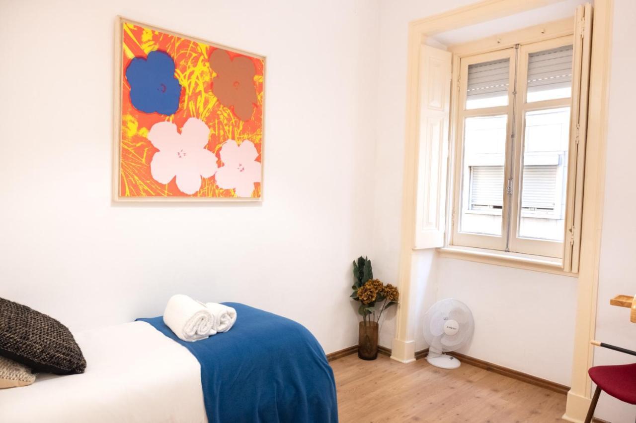 Central Apartment With Terrace By Lovelystay Lisbon Exterior photo
