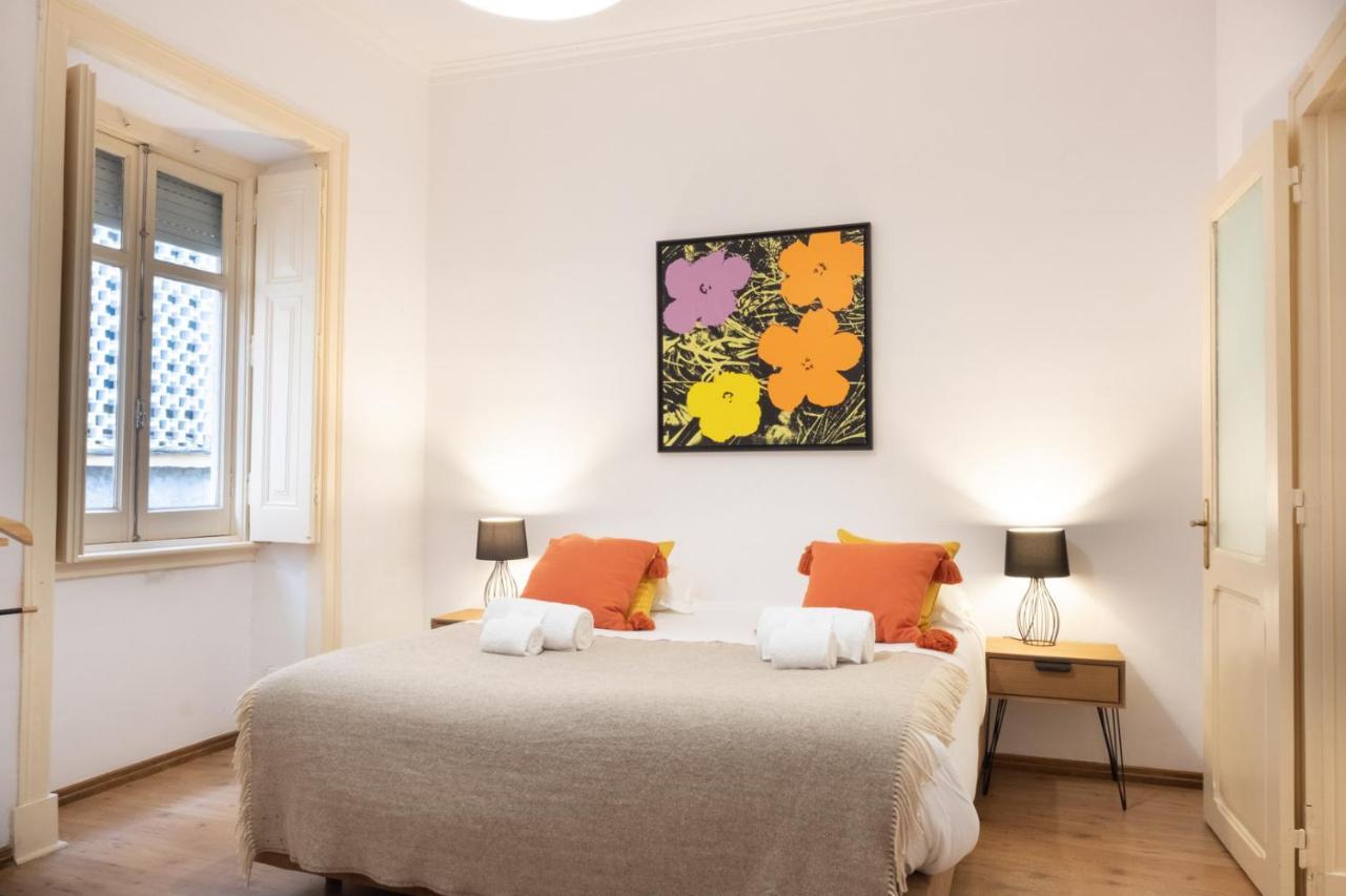 Central Apartment With Terrace By Lovelystay Lisbon Exterior photo