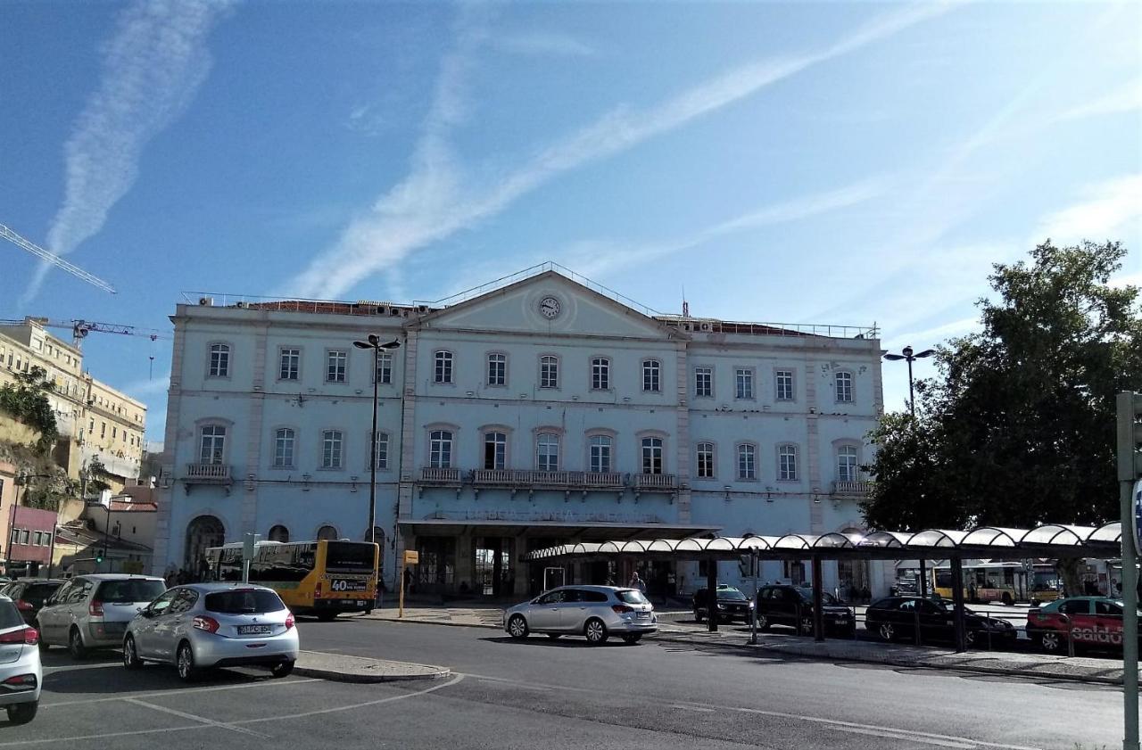 Central Apartment With Terrace By Lovelystay Lisbon Exterior photo