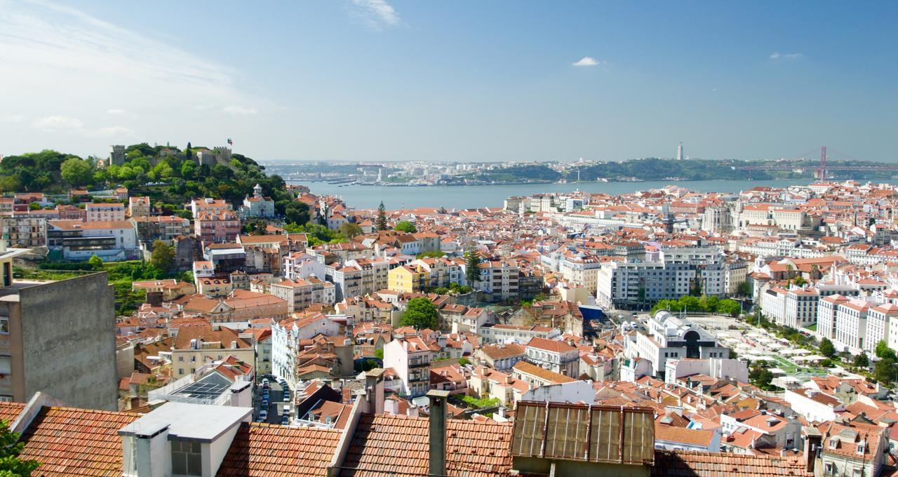 Central Apartment With Terrace By Lovelystay Lisbon Exterior photo